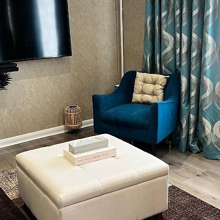 Cheerful 3 Bedroom Townhouse With Free Parking. Billericay Luaran gambar
