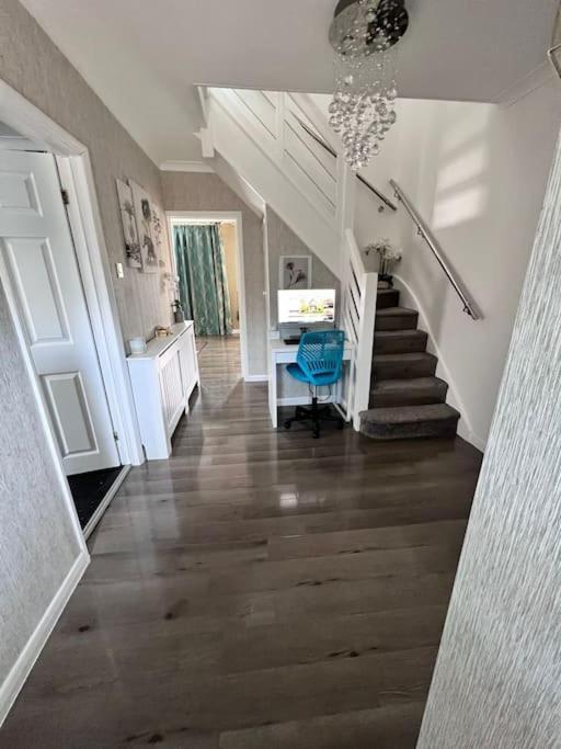 Cheerful 3 Bedroom Townhouse With Free Parking. Billericay Luaran gambar