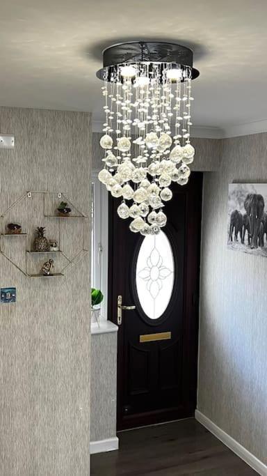Cheerful 3 Bedroom Townhouse With Free Parking. Billericay Luaran gambar